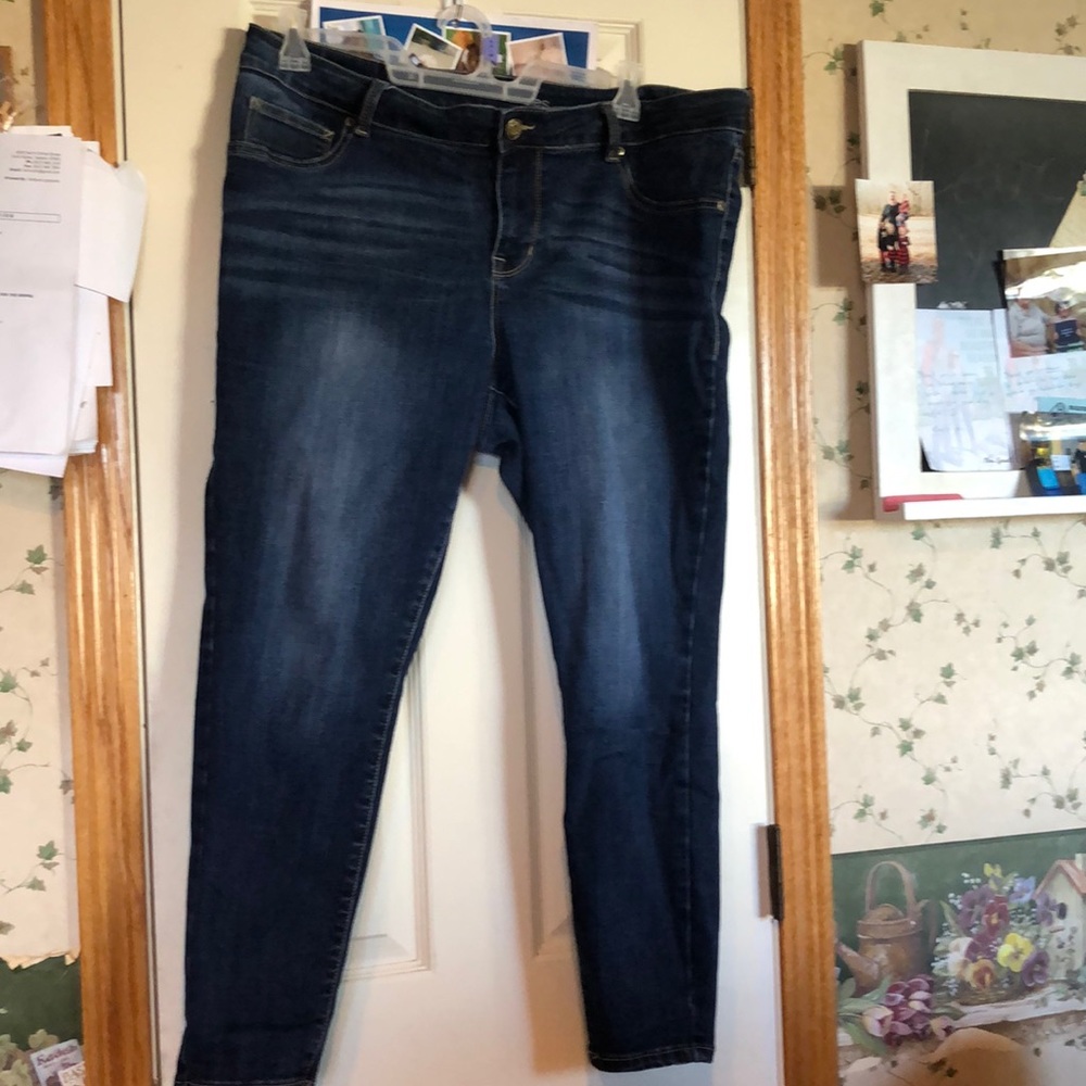 MAURICES WOMEN SKINNY JEANS SIZE 18W